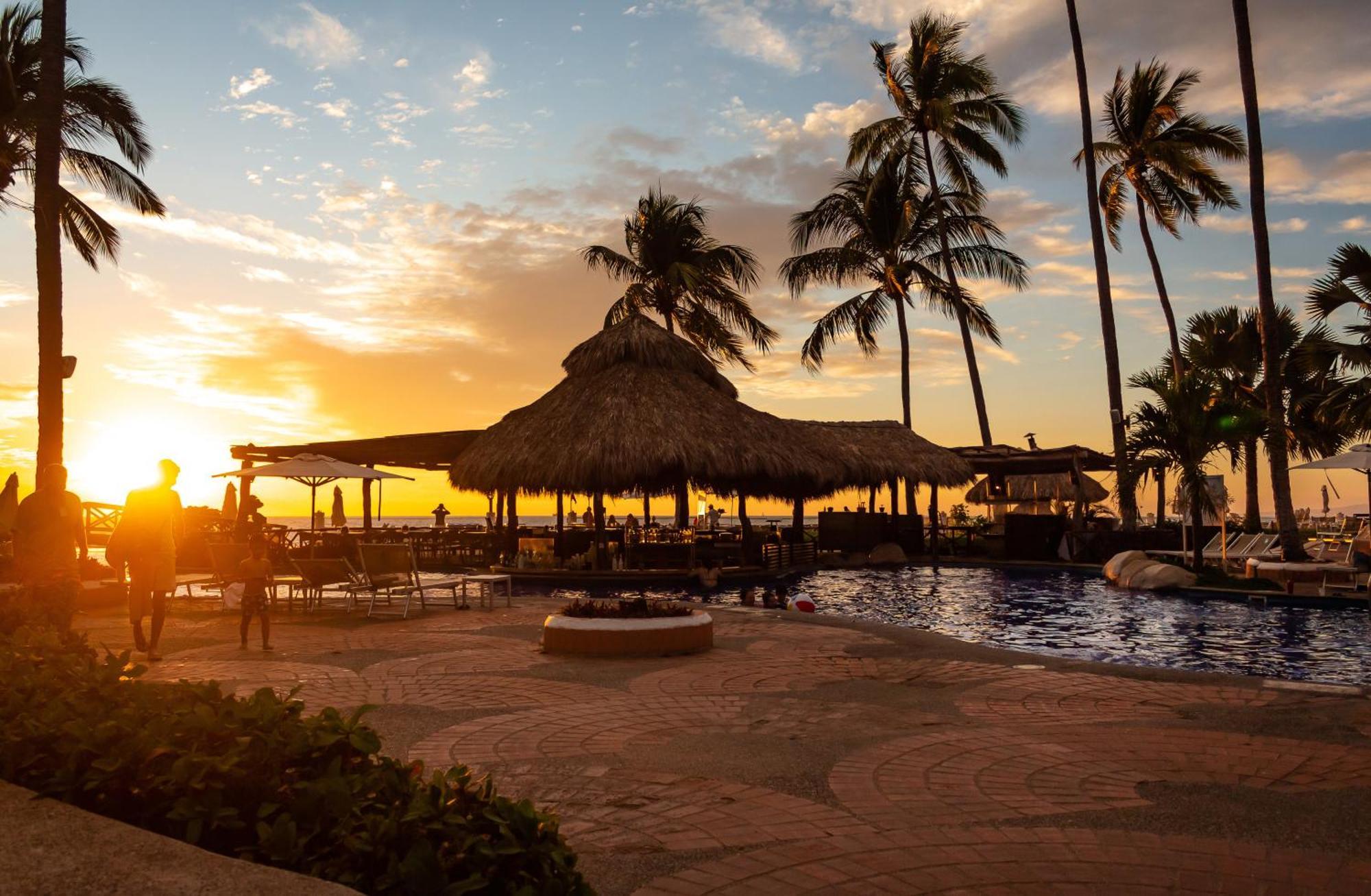 พลาซา เปลิกาโนส แกรนด์ บีช รีสอร์ต Hotel ปูแอร์โตบาญาร์ตา ภายนอก รูปภาพ